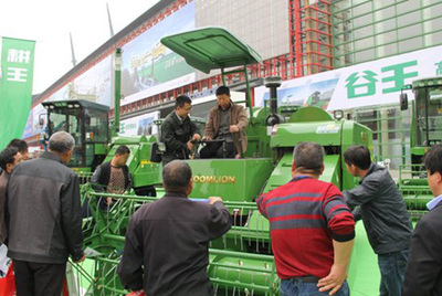 中聯(lián)重科攜全線農(nóng)機(jī)新品亮相2015全國(guó)春季會(huì)
