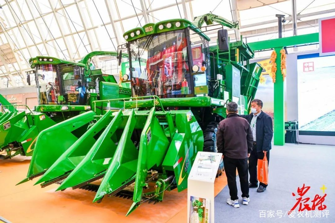 國際農機展上玉米收獲機市場趨勢與銷售價格分析